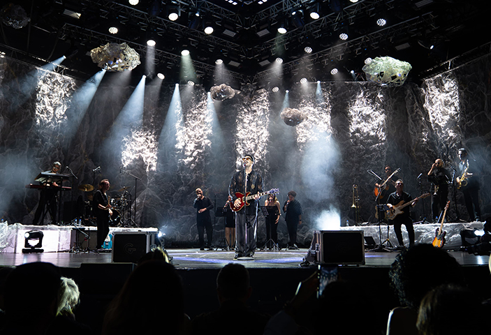 Gökhan Türkmen Harbiye’de muhteşem bir konsere imza attı